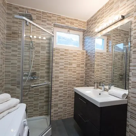 Kenyelmes, Legkondicionalt, Ketszintes Nyaralo Holiday home Siofok